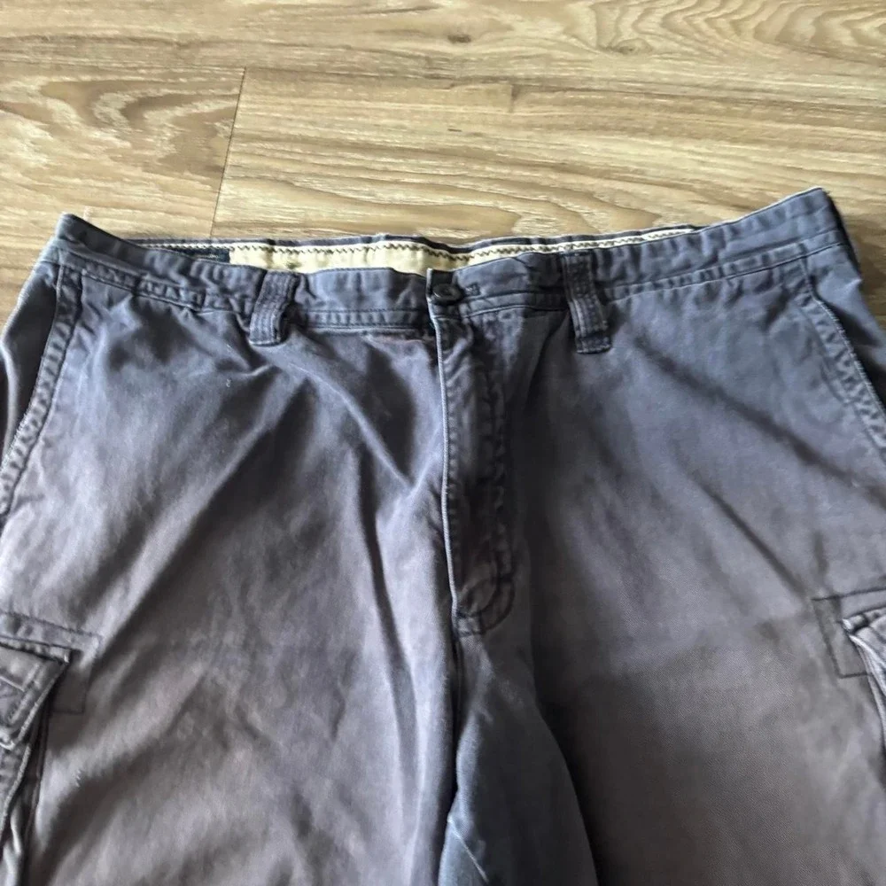 Vintage Y2K/2000s Baggy Faded Grey Skater Cargo Shorts! Size 40